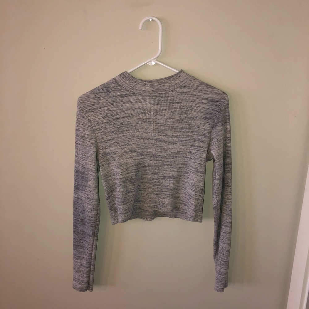 Long sleeve crop top